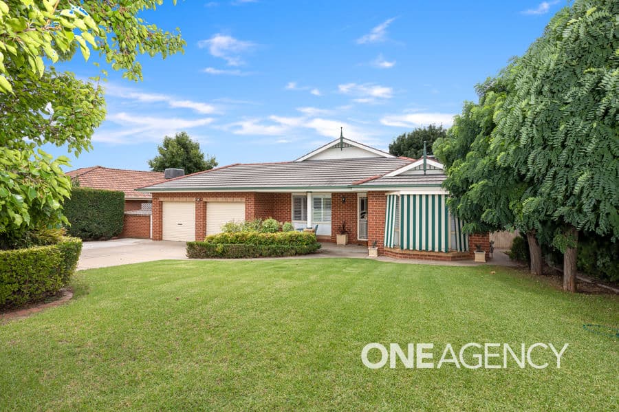 17 PALDI Crescent, Glenfield Park, Glenfield Park - Image 1