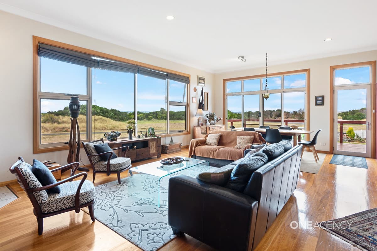19 Marine Esplanade, Stanley, Stanley - Thumbnail 2