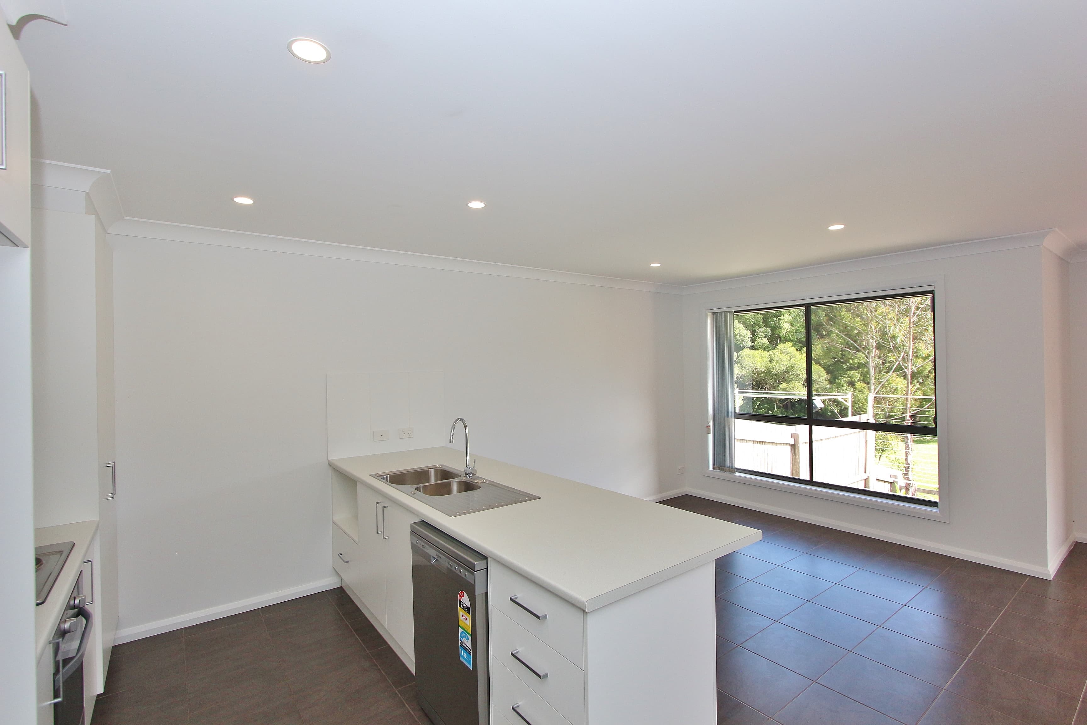 62 Cleone Drive, Kendall, Kendall - Thumbnail 5