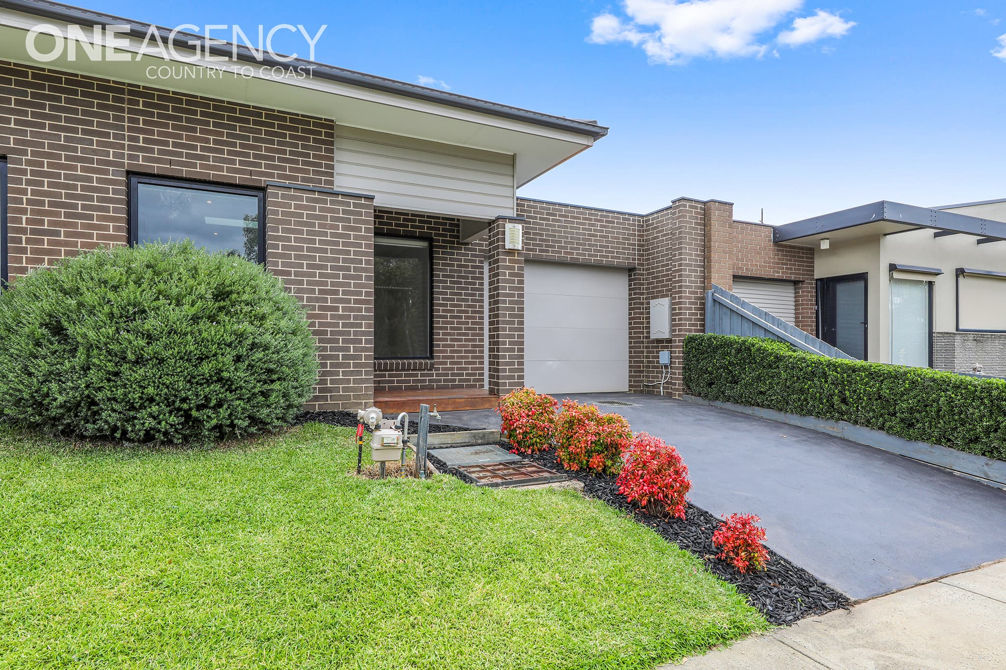 1/6 Shakespeare Court, Drouin, Drouin - Image 1