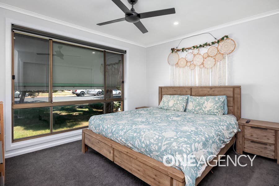 21 PINAROO Drive, Glenfield Park, Glenfield Park - Thumbnail 6