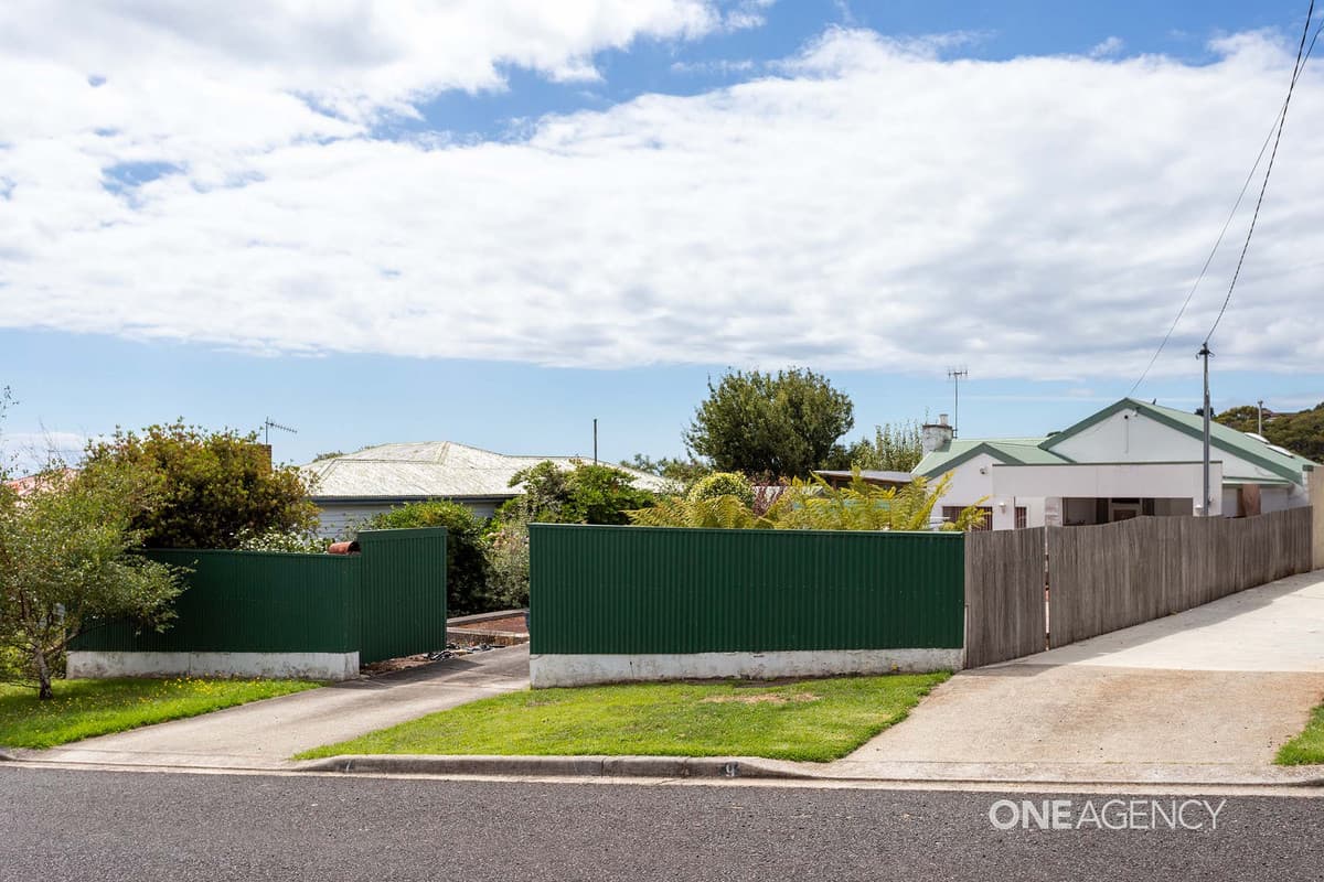 7 Malunna Crescent, Parklands, Parklands - Image 1