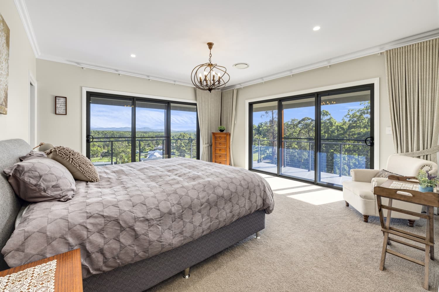 17 Lake Ridge Drive, Kew, Kew - Thumbnail 4