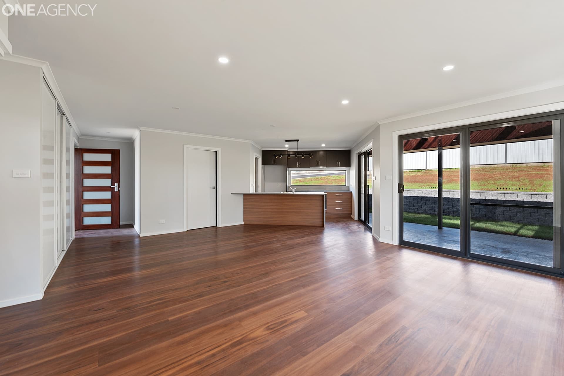 8 Rowena Court, Devonport, Devonport - Thumbnail 2