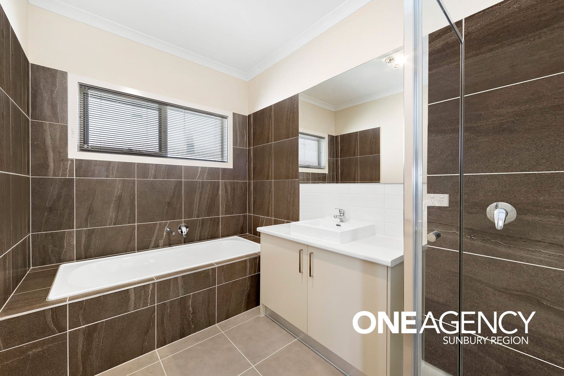 9 Grand Ridge Way, Sunbury, Sunbury - Thumbnail 8