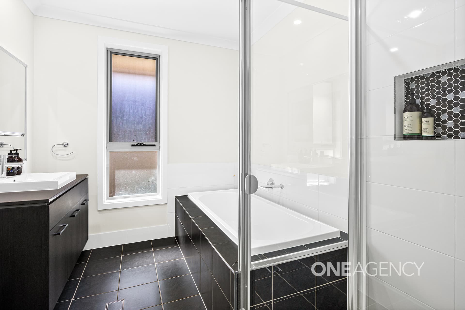 7 Boxwood Avenue, Calderwood, Calderwood - Thumbnail 8