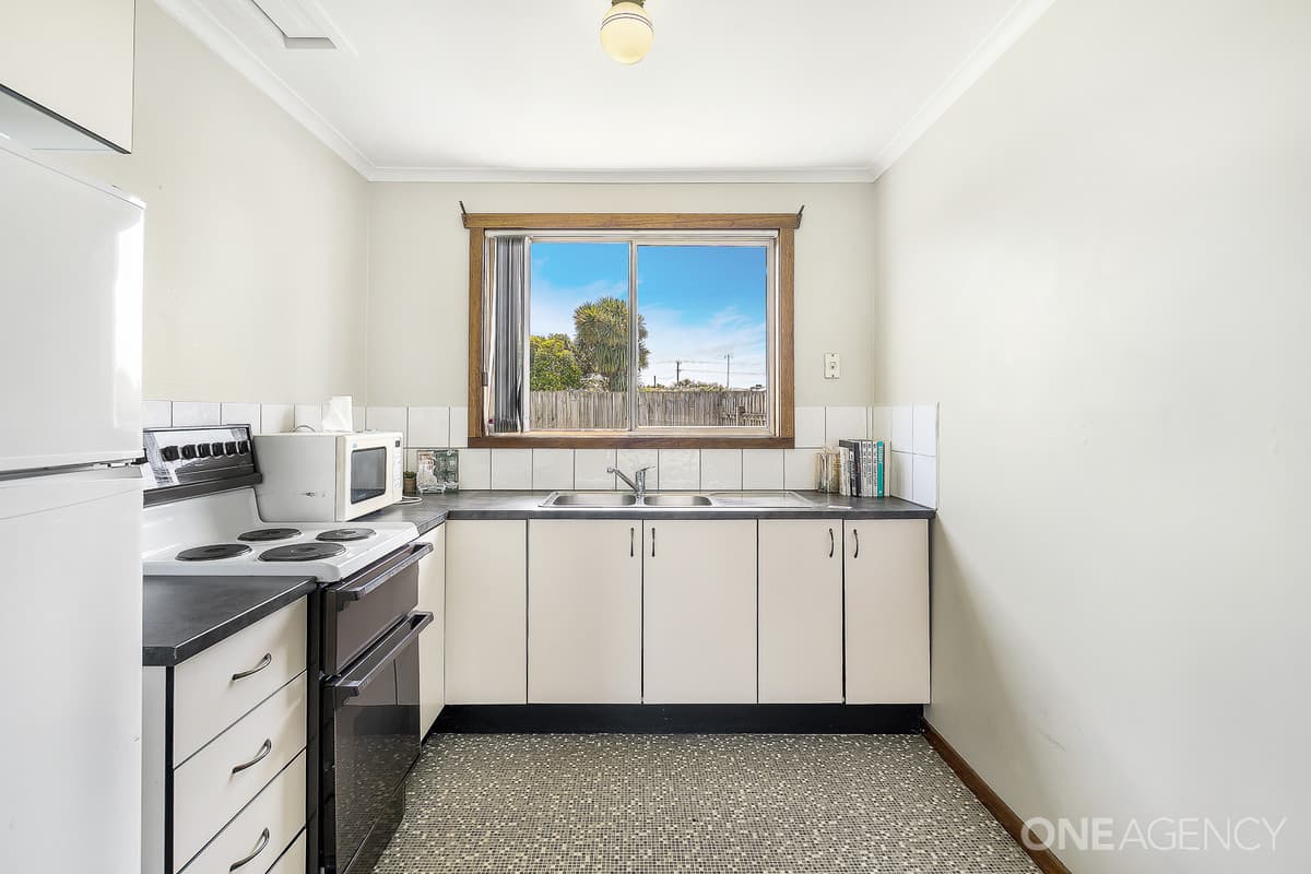 1, 2, 3 & 4/11 Hales Street, Wynyard, TAS 7325, 2 - Thumbnail 4