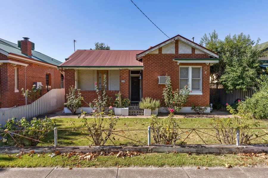220 GURWOOD Street, Wagga Wagga, Wagga Wagga - Image 1