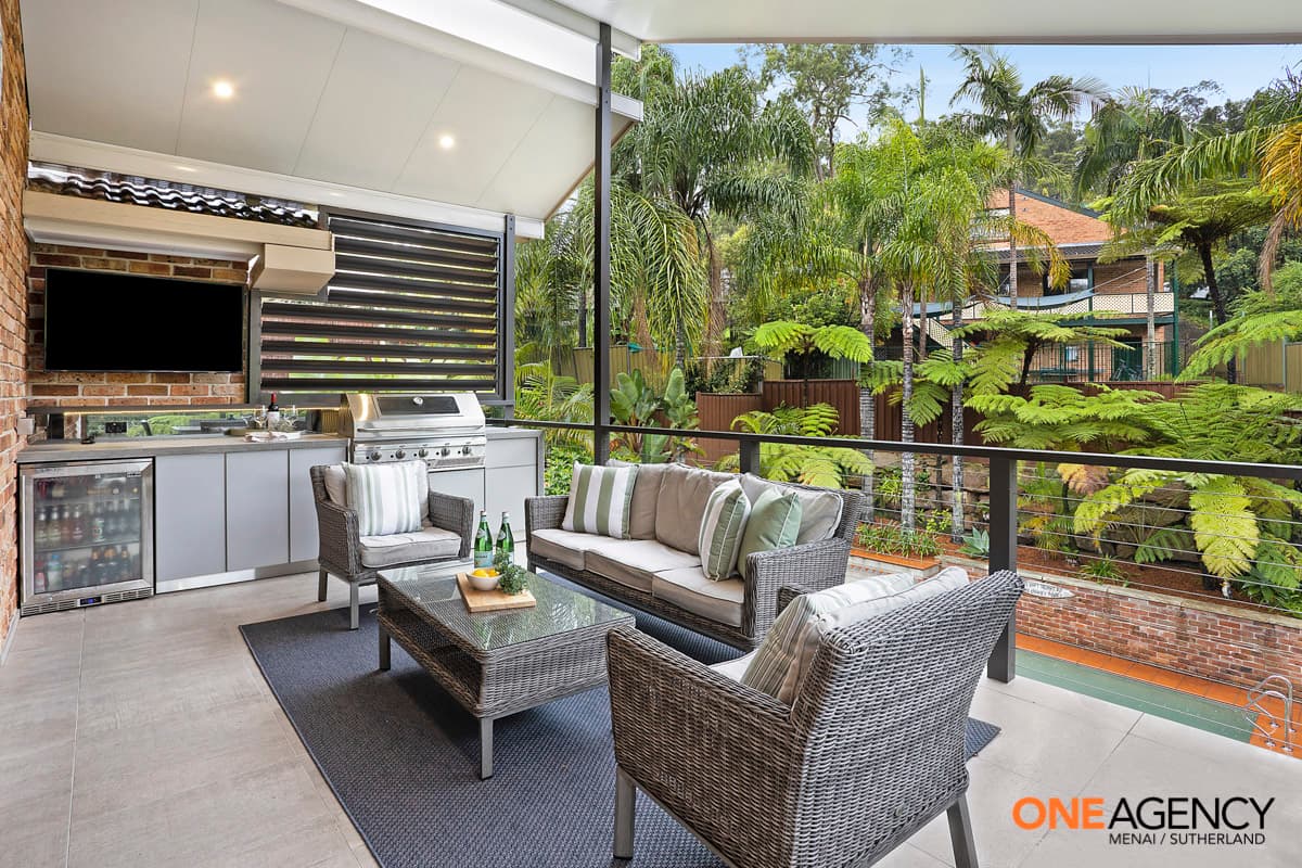10 Burley Close, Illawong, Illawong - Thumbnail 2