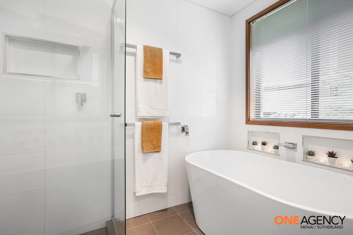 10 Burley Close, Illawong, Illawong - Thumbnail 8