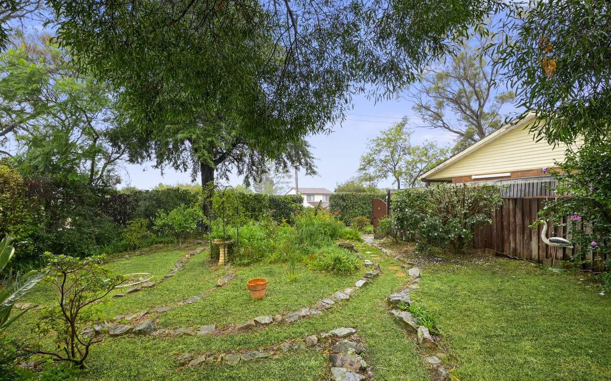 49 Chapman Parade, Faulconbridge, Faulconbridge - Thumbnail 2