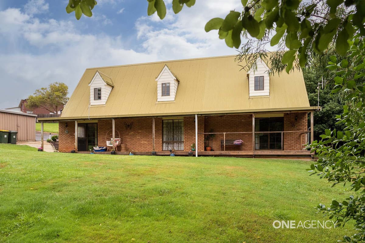16 Acacia Drive, Romaine, Romaine - Image 1