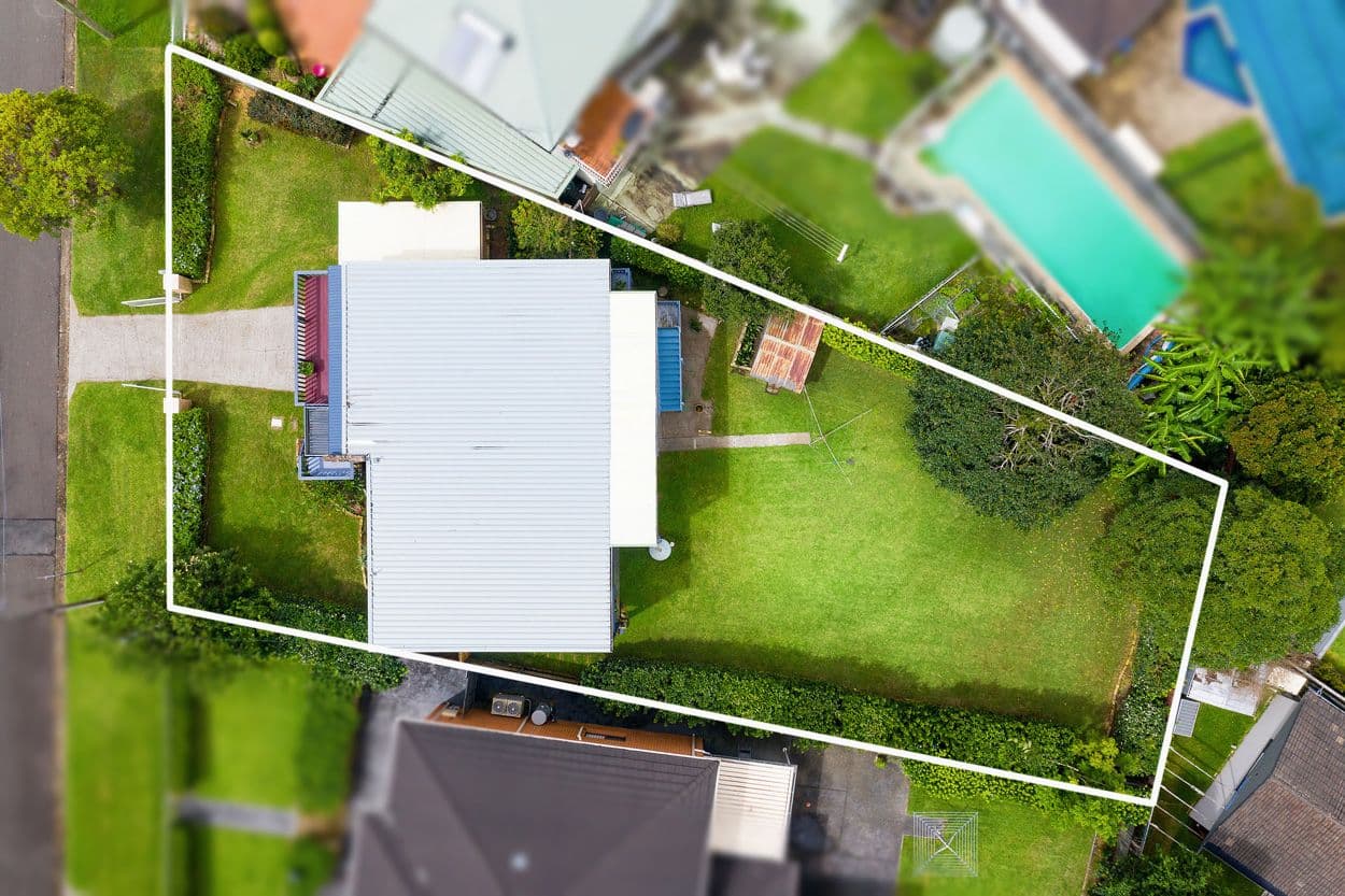 1 Lanford Avenue, Killarney Heights, Killarney Heights - Thumbnail 2
