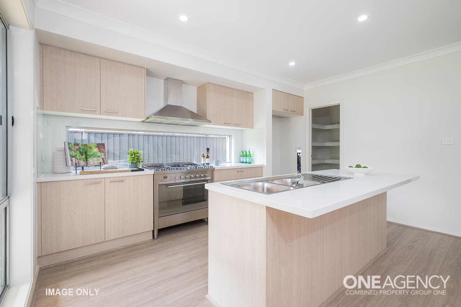 14 Carney Crescent, Schofields, Schofields - Thumbnail 3