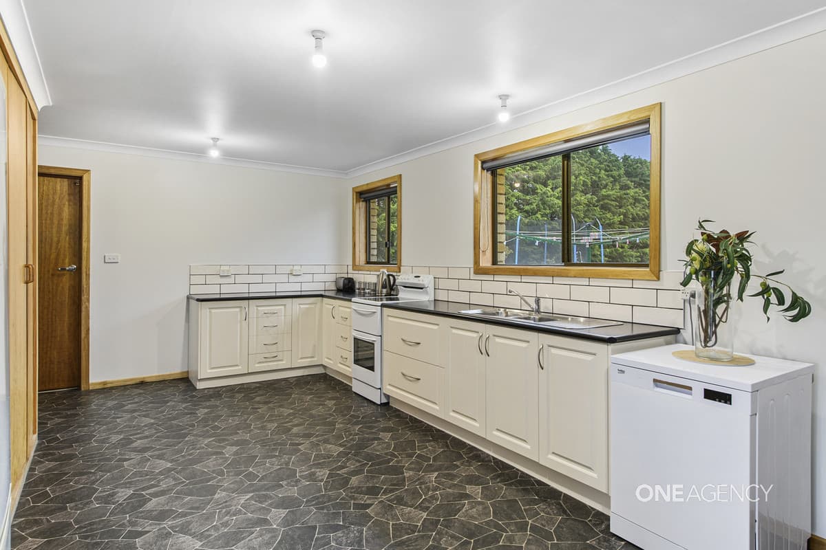 98 Innes Road, Broadmeadows, Broadmeadows - Thumbnail 4