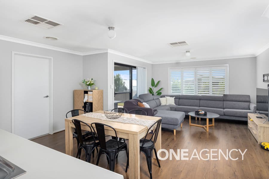 6 DARCY Drive, Boorooma, Boorooma - Thumbnail 3