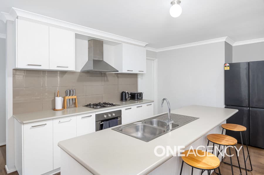 6 DARCY Drive, Boorooma, Boorooma - Thumbnail 4