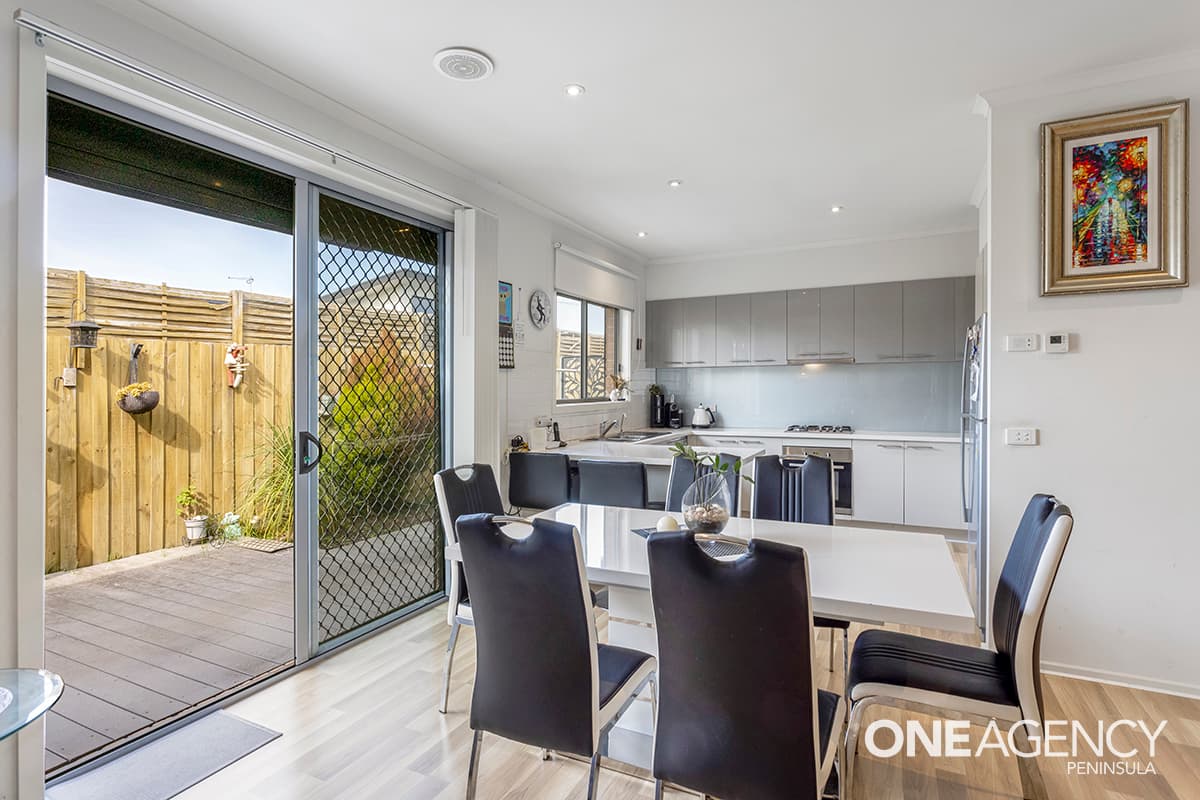 1 Walnut Court, Seaford, Seaford - Thumbnail 5