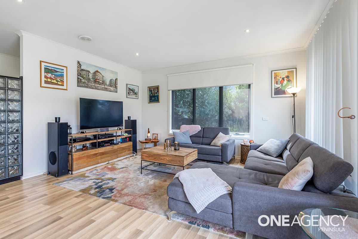 1 Walnut Court, Seaford, Seaford - Thumbnail 3