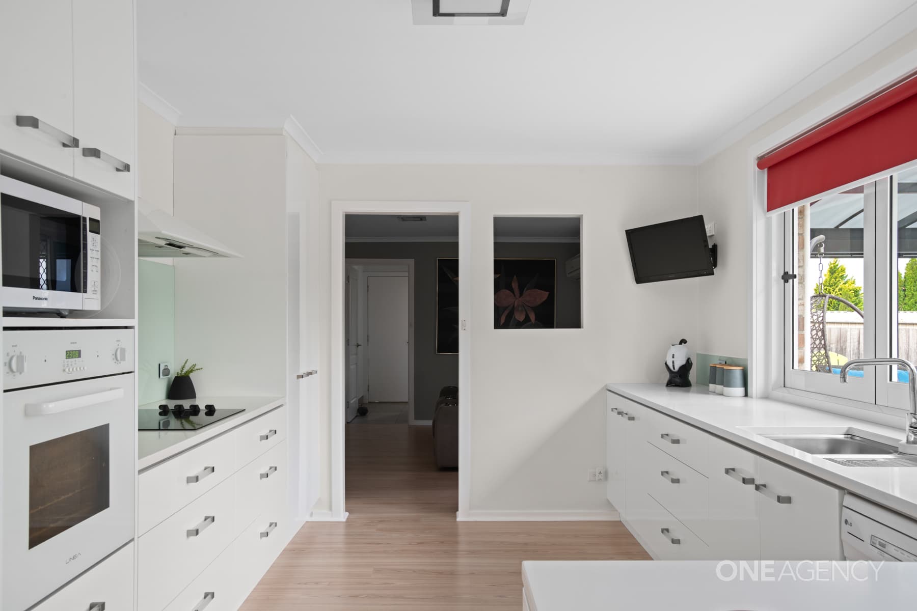 20 Denway Grove, Norwood, Norwood - Thumbnail 4