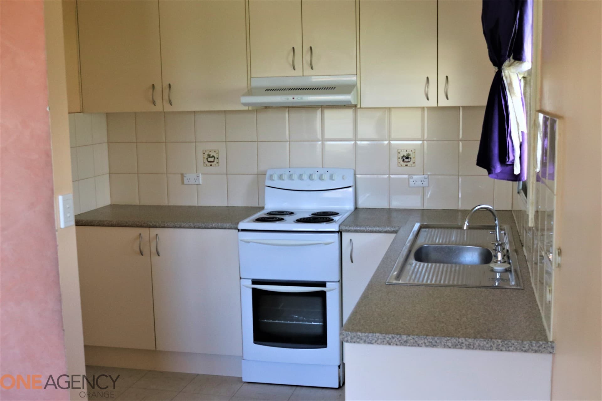 14 Algona Crescent, Orange, Orange - Thumbnail 2