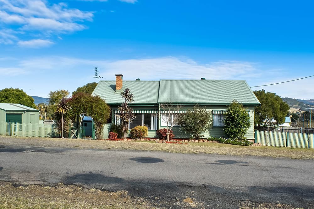 17 Lostock Road, Gresford, Gresford - Thumbnail 2