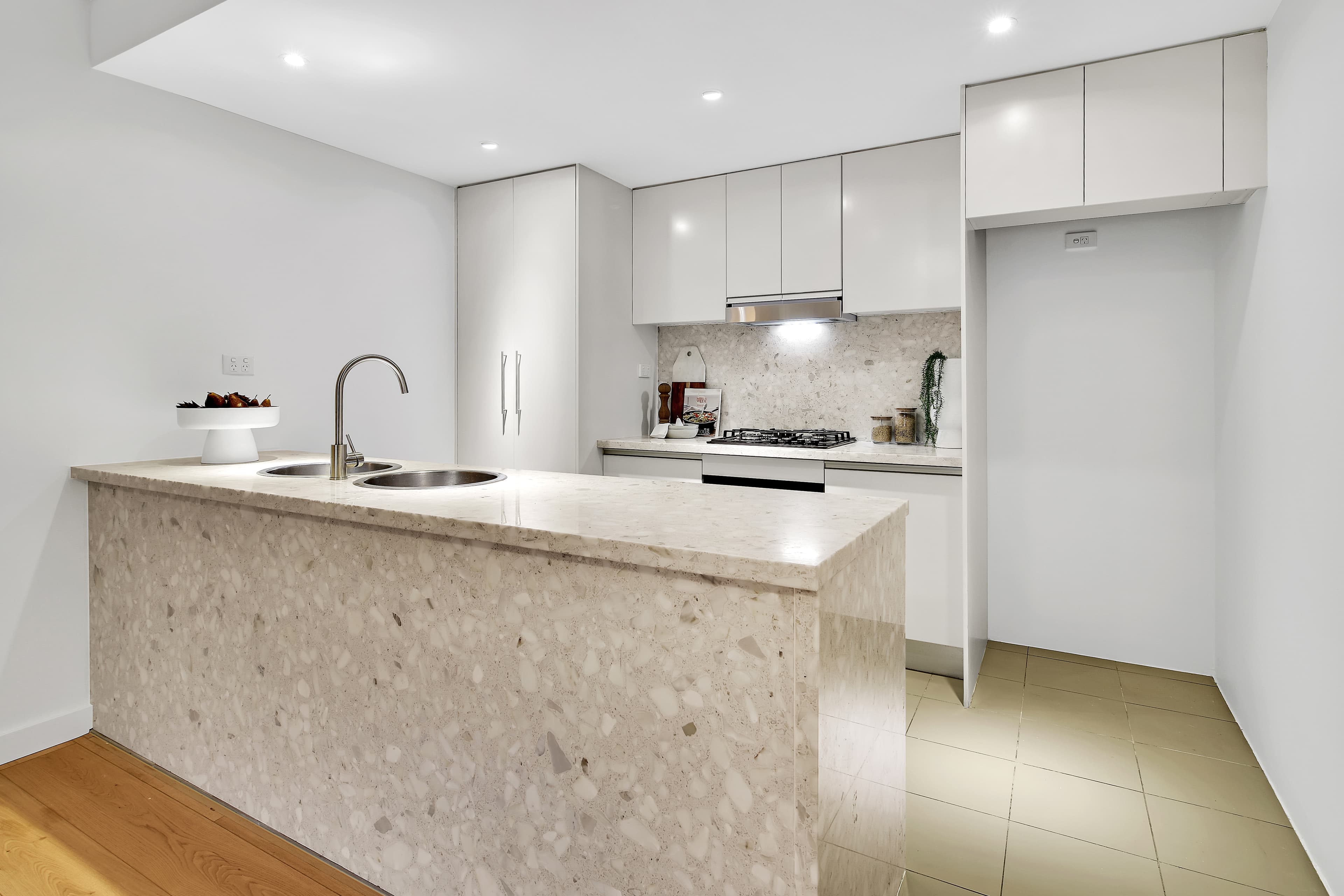 21/14-16 Freeman Road, Chatswood, Chatswood - Thumbnail 3