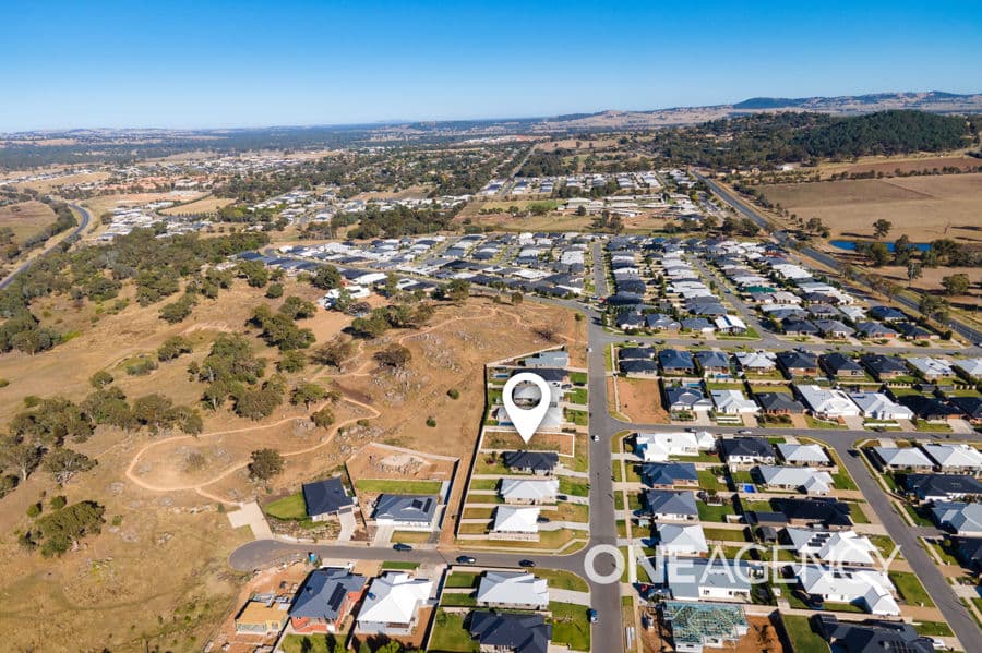 130 BRADMAN Drive, Boorooma, Boorooma - Thumbnail 4