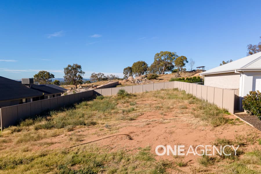 130 BRADMAN Drive, Boorooma, Boorooma - Image 1