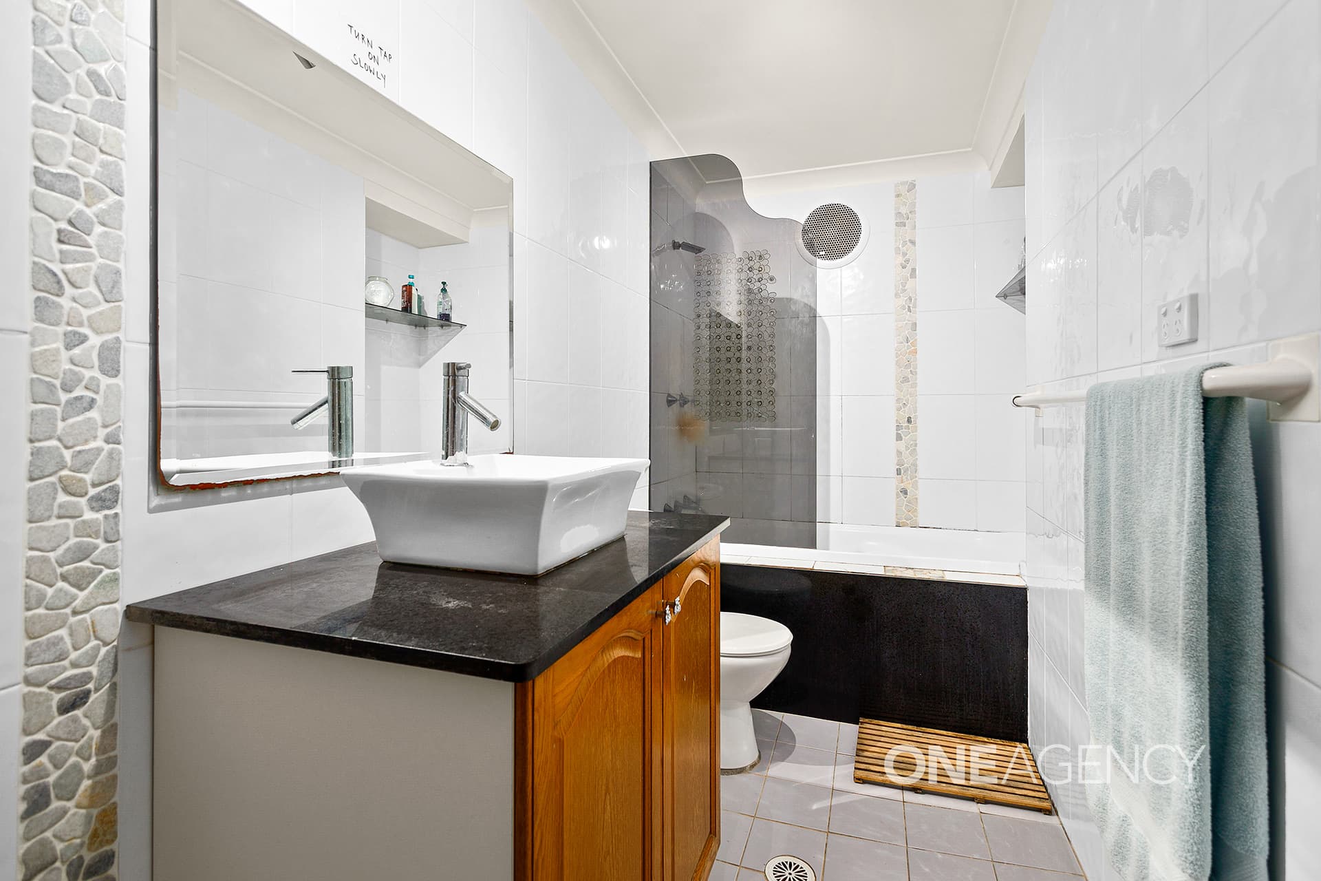 127 Northcliffe Drive, Lake Heights, Lake Heights - Thumbnail 6