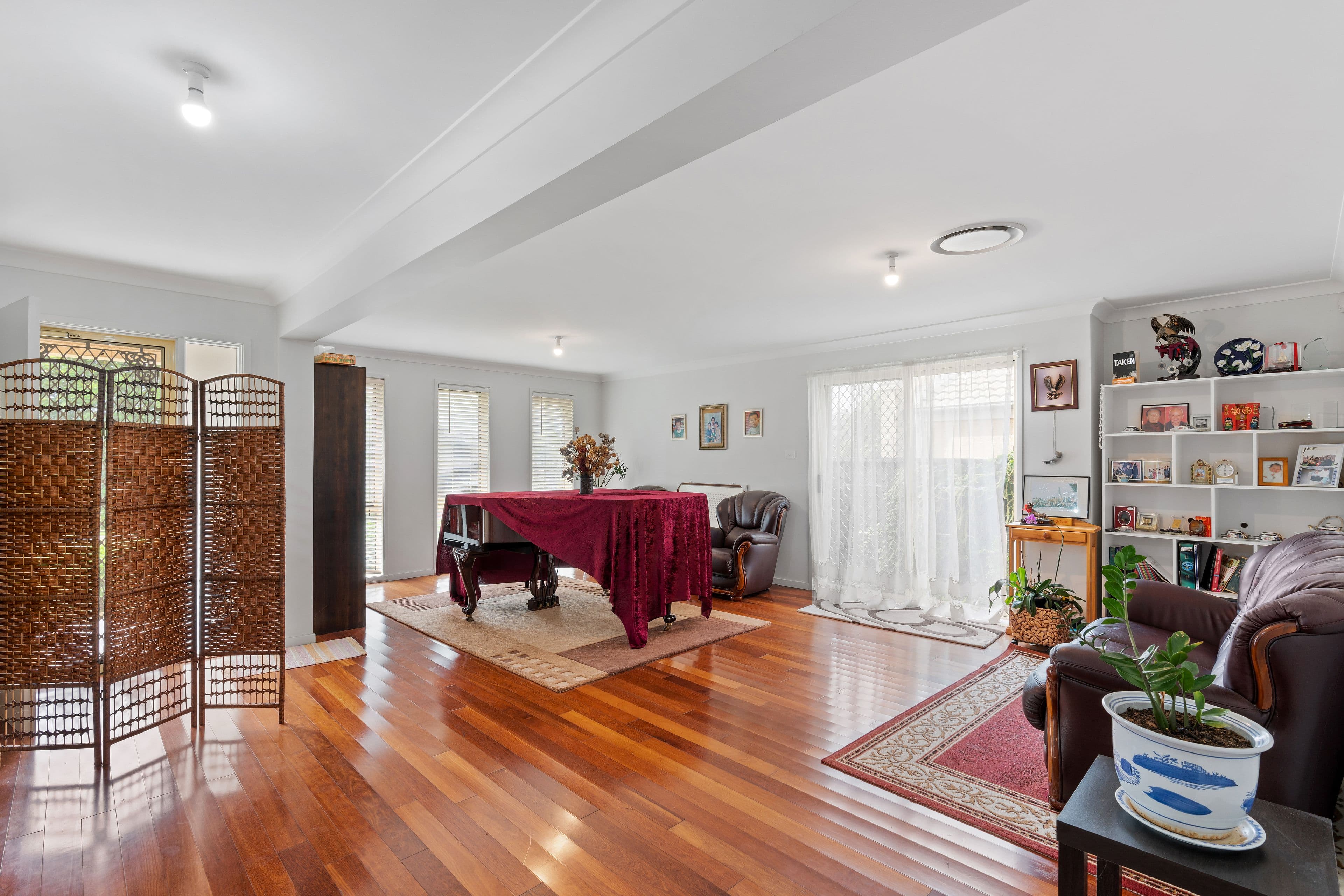 5 Connemara Street, Wadalba, Wadalba - Image 1
