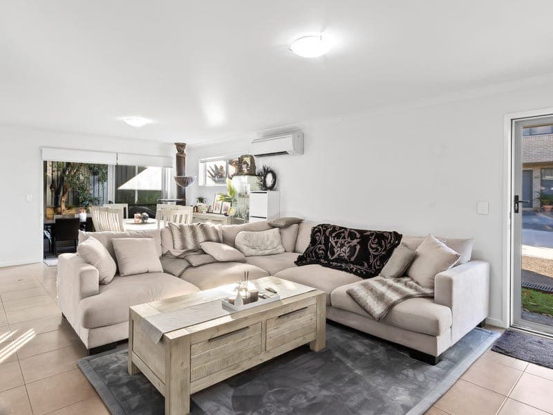 Unit 204/25 Farinazzo Street, Richlands, Richlands - Thumbnail 2