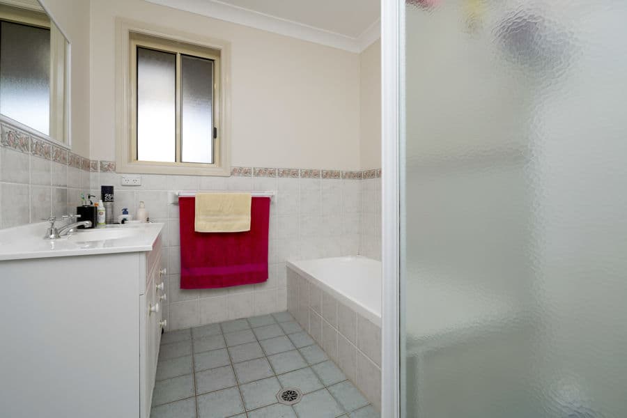 1/49 BEREMBEE Road, Bourkelands, Bourkelands - Thumbnail 5