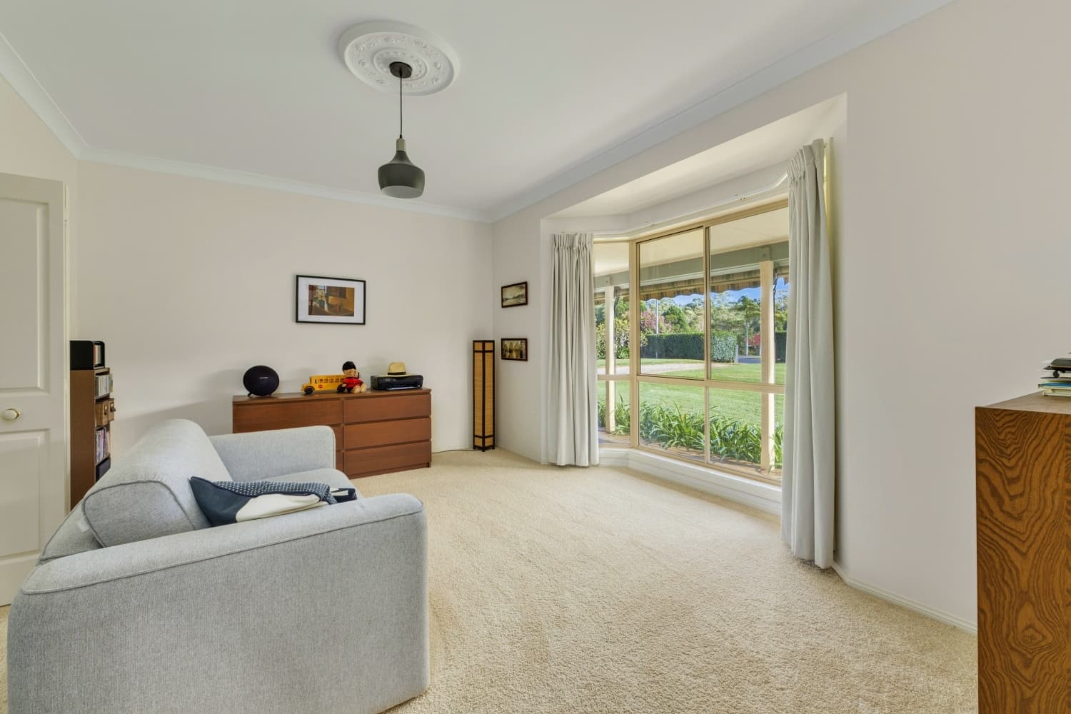 17 Brotherglen Drive, Kew, Kew - Thumbnail 7