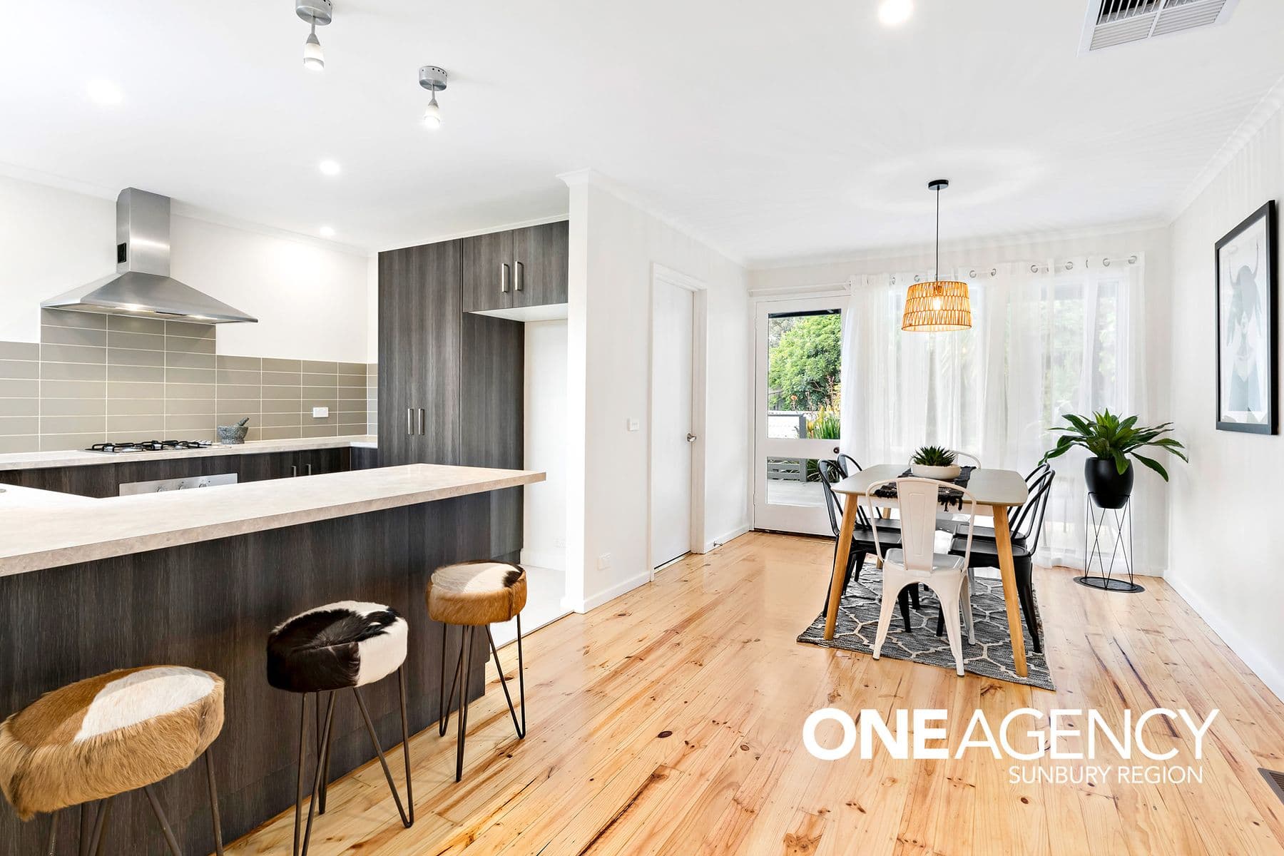 14 Hood Crescent, Sunbury, Sunbury - Thumbnail 5