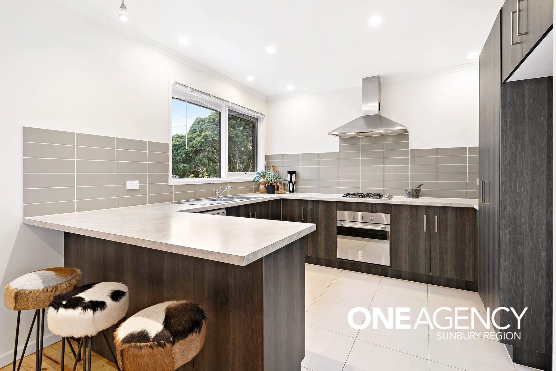 14 Hood Crescent, Sunbury, Sunbury - Thumbnail 7