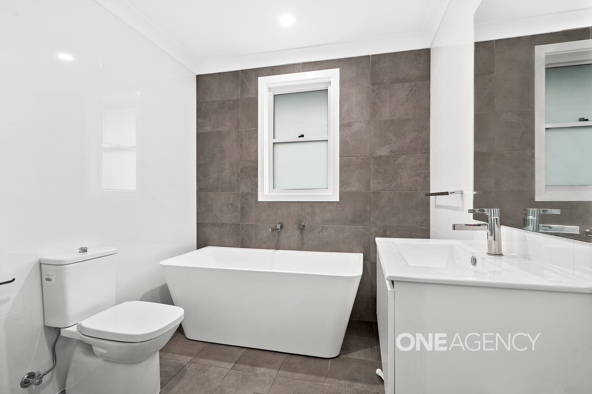 2A Balmoral Parade, Tullimbar, Tullimbar - Thumbnail 4