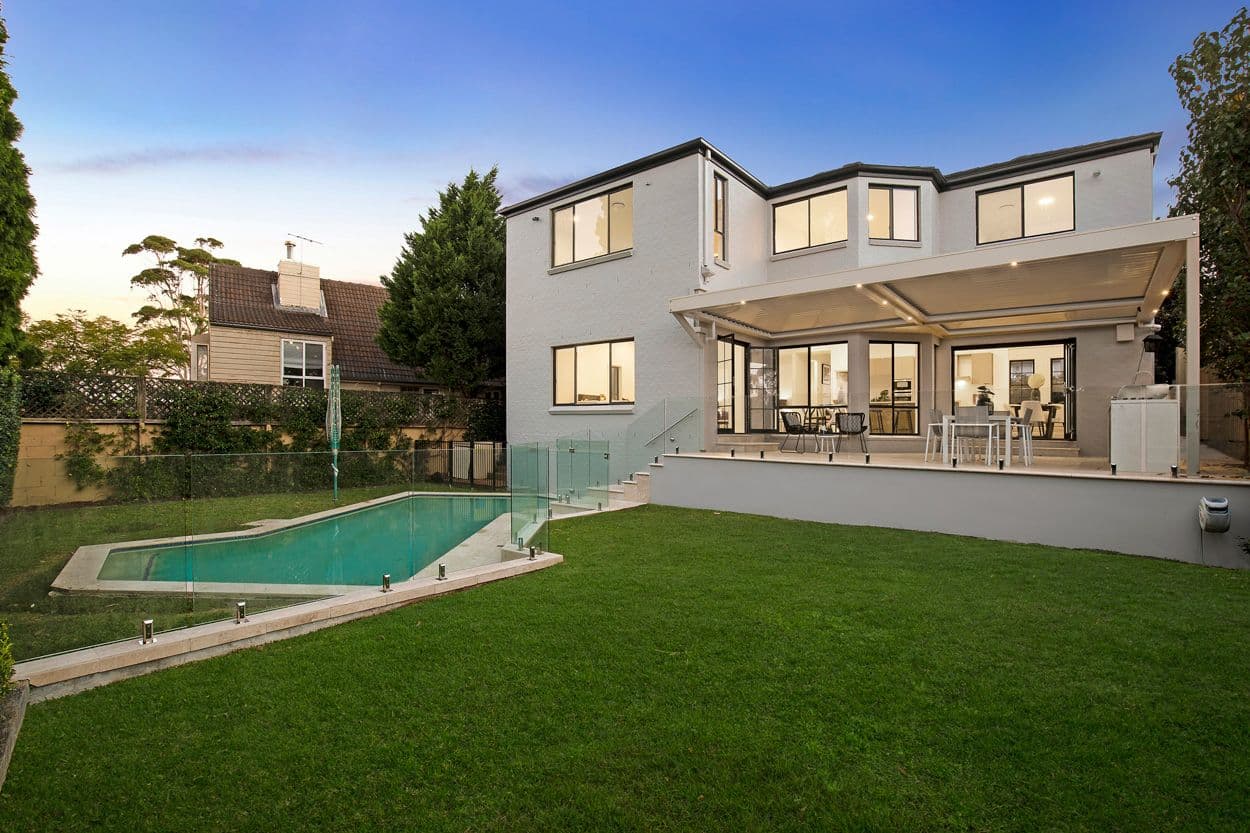 16 Carlow Crescent, Killarney Heights, Killarney Heights - Thumbnail 3