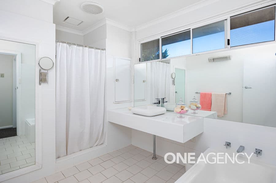 54 NORTHCOTT Parade, Mount Austin, Mount Austin - Thumbnail 8
