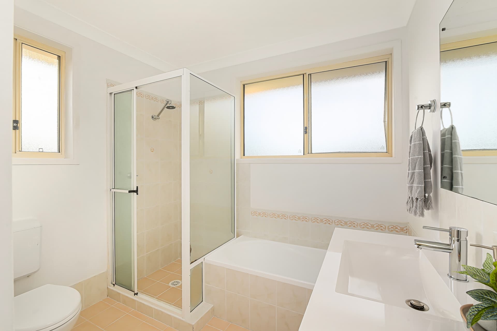 14a Woodbine Close, Lisarow, Lisarow - Thumbnail 4