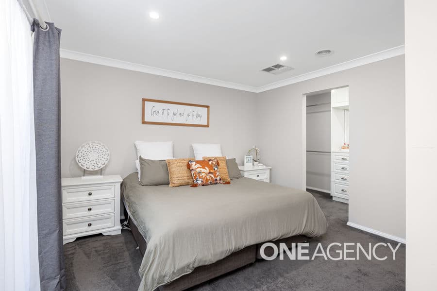 5 TURA Place, Glenfield Park, Glenfield Park - Thumbnail 6