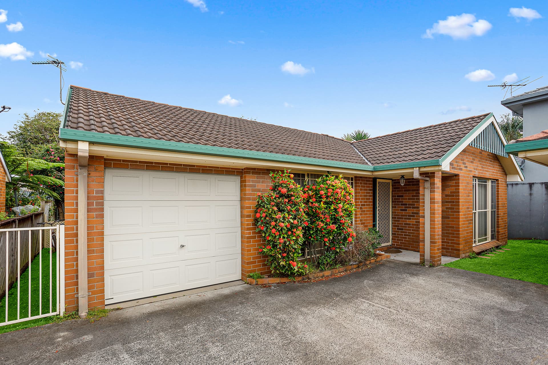 24 & 24a McCauley Street, Thirroul, Thirroul - Thumbnail 2