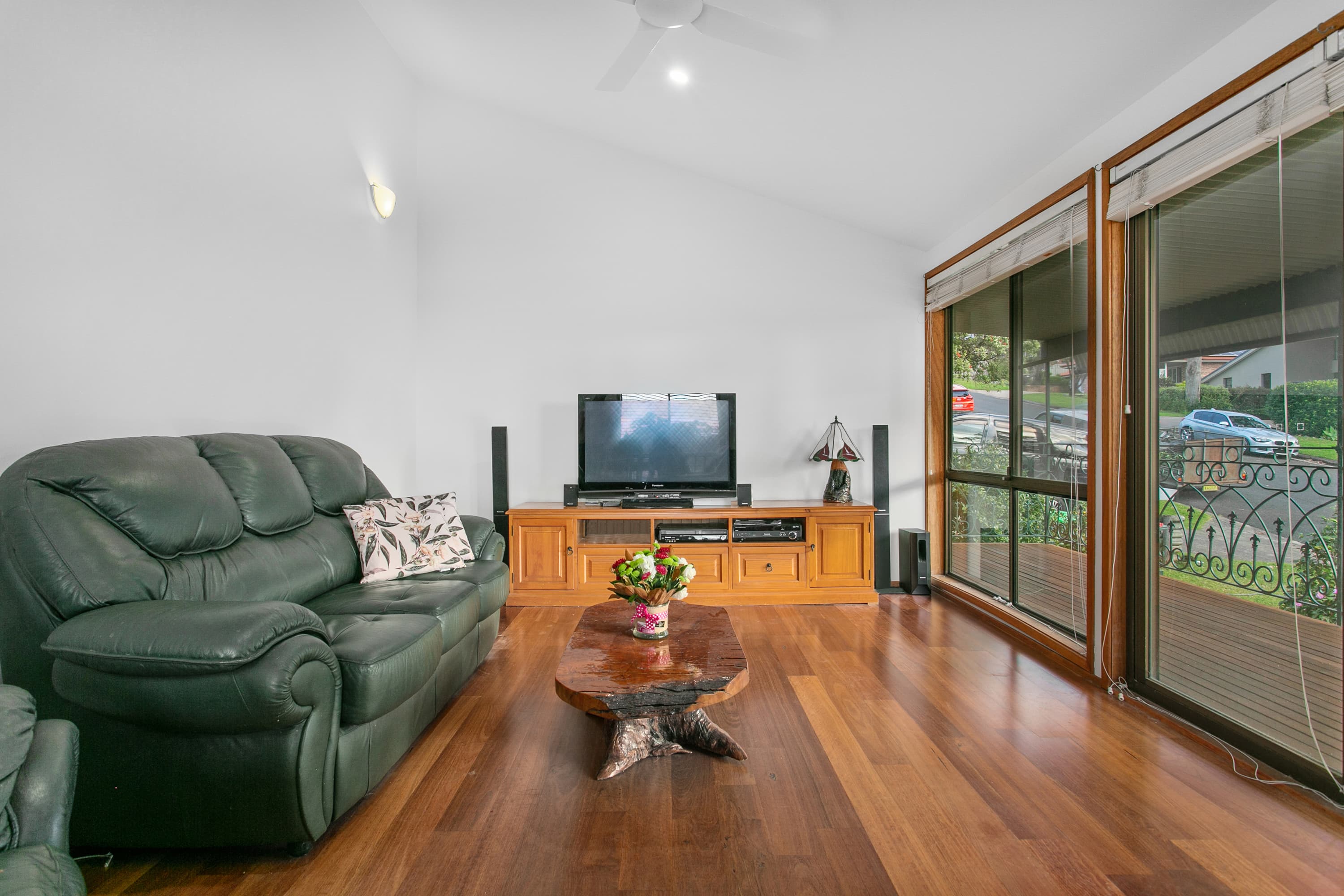 19 Shannon Drive, Helensburgh, Helensburgh - Thumbnail 2