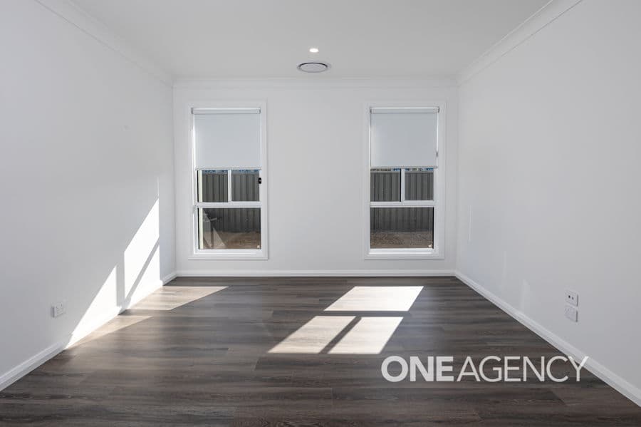 15 PRICHARD Place, Lockhart, Lockhart - Thumbnail 2