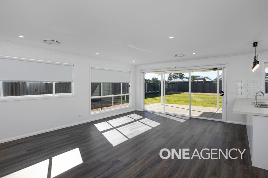 15 PRICHARD Place, Lockhart, Lockhart - Thumbnail 3