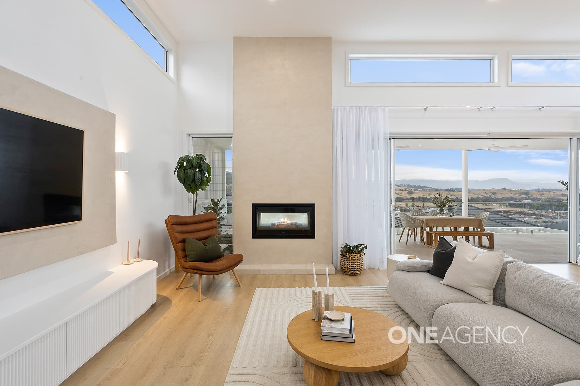 36 Oak Farm Road, Calderwood, Calderwood - Thumbnail 2