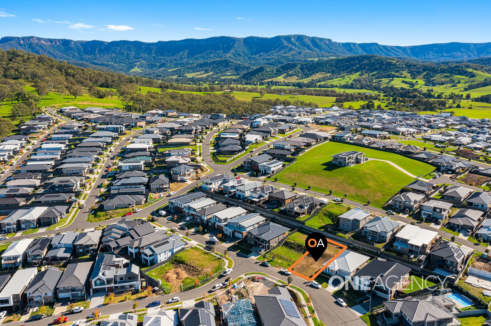 15 McNevin Close, Calderwood, Calderwood - Thumbnail 2