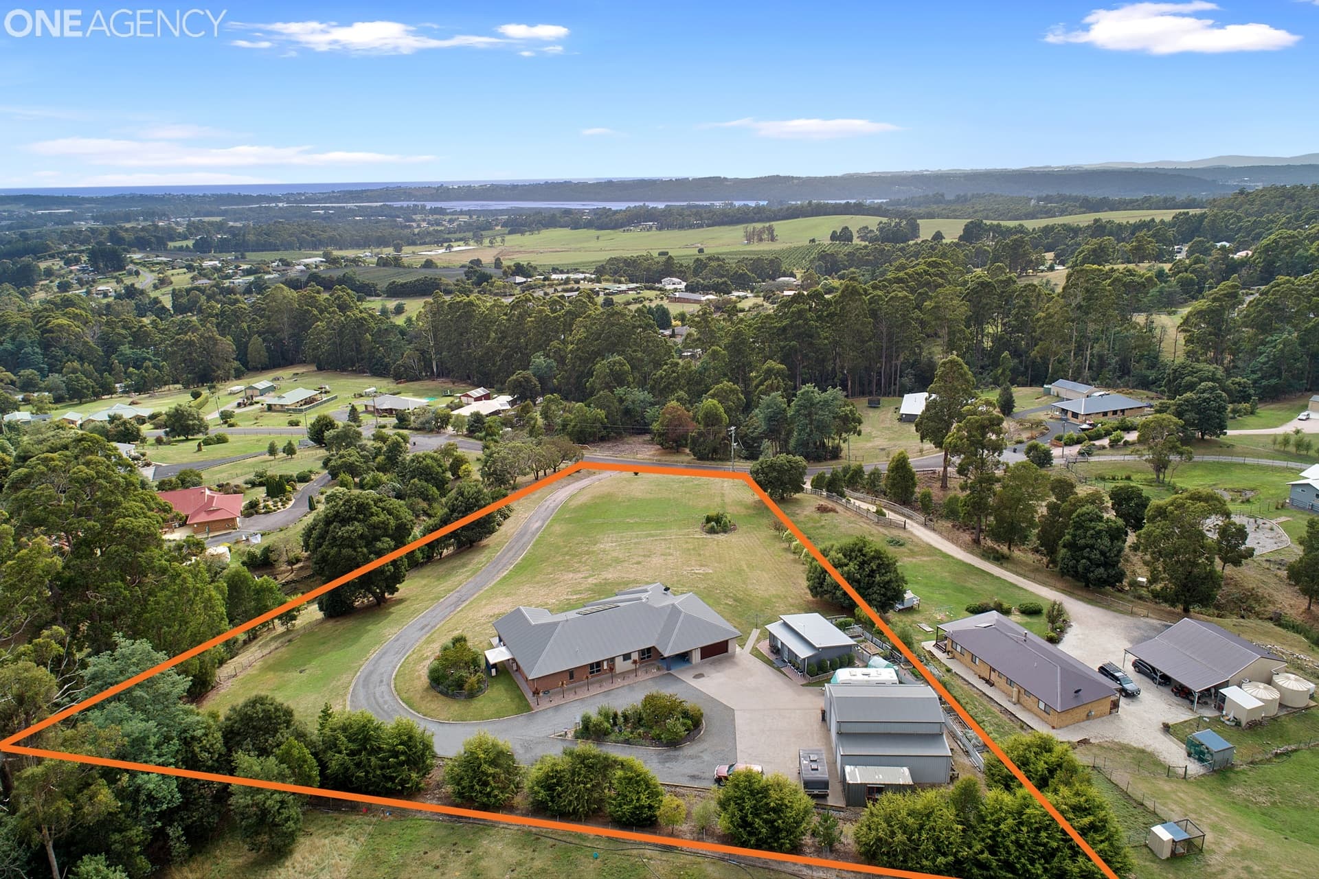 56 Barnes Road, South Spreyton, South Spreyton - Thumbnail 2