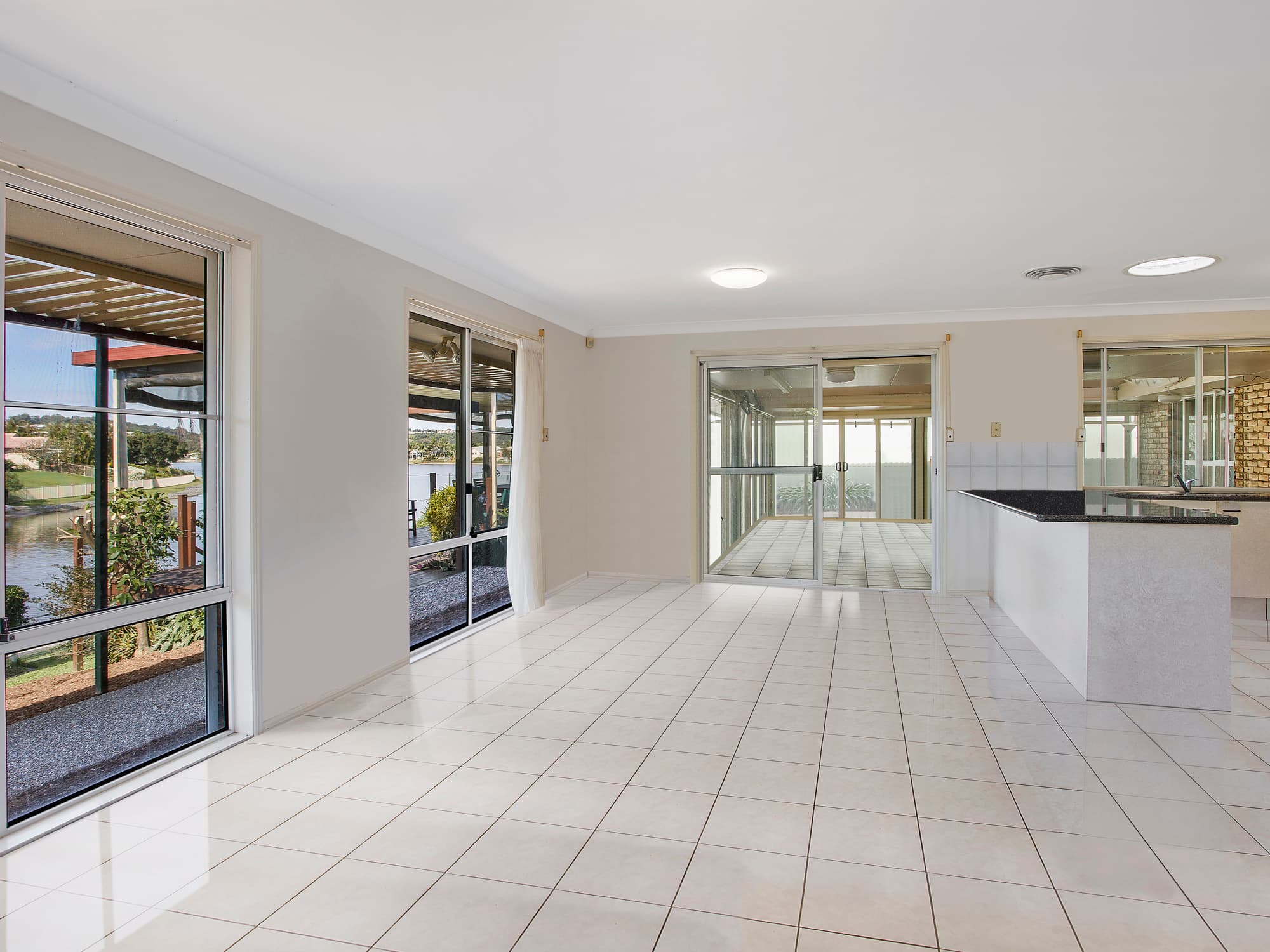 22 Harrier Drive, Burleigh Waters, Burleigh Waters - Thumbnail 8