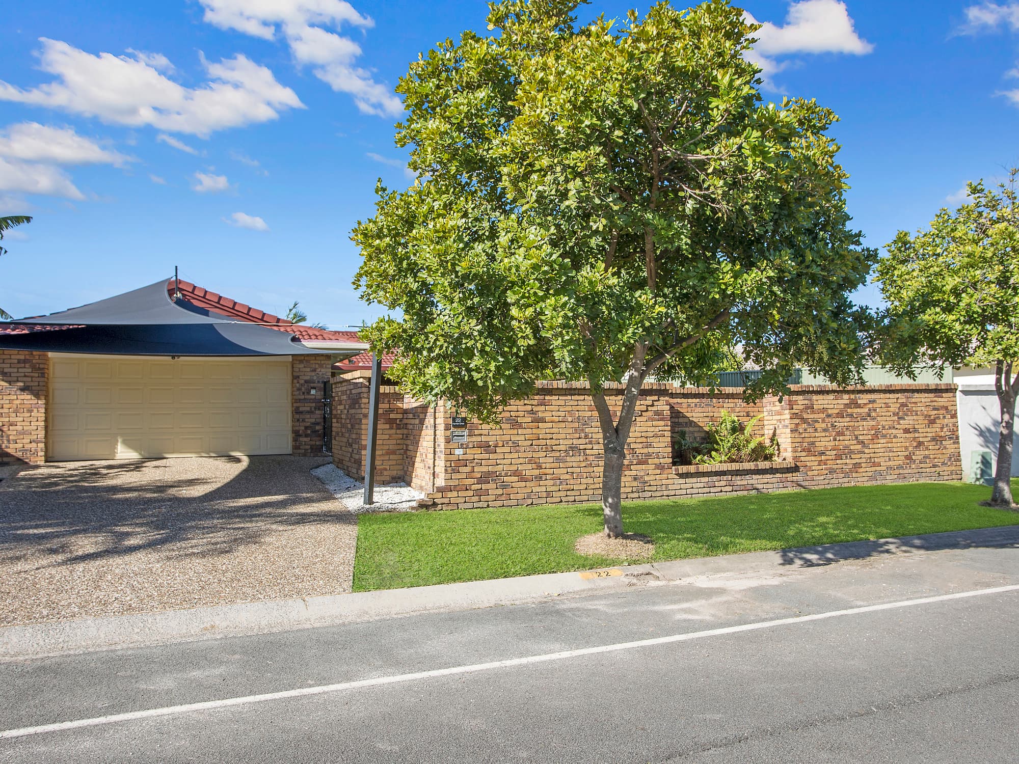22 Harrier Drive, Burleigh Waters, Burleigh Waters - Thumbnail 2